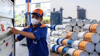 Giá xăng dầu hôm nay: Dầu thế giới tăng, trong nước lại giảm mạnh? RON 95, diesel giá bao nhiêu?