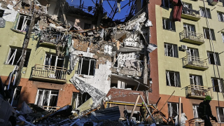 Xung đột Nga - Ukraine hạ nhiệt sau lệnh ngừng bắn 32 giờ: Động thái lạ của hai bên chiến tuyến