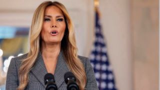 Đệ nhất phu nhân Mỹ lên tiếng về vụ Epstein: Phủ nhận là nạn nhân, yêu cầu điều trần công khai