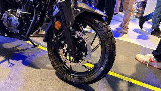 Suzuki chính thức ra mắt ‘vua côn tay’ 160cc mới giá 56 triệu đồng: Phân khúc trên cả Honda Winner R