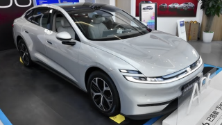 Sedan điện giá rẻ 420 triệu ‘đối đầu’ Toyota Camry: Sạc siêu nhanh, lời giải cho bài toán xăng dầu