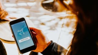 Giá vé tàu ngày 14/4 tăng cao, khan hiếm: Cách đặt vé rẻ ngay từ hôm nay để không bỏ lỡ cơ hội vi vu Lễ