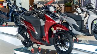 Giá xăng dầu đêm nay 15/4: RON 92 và RON 95 rẻ như 'bèo', giá Honda SH Mode cũng liên tiếp 'phá đáy'