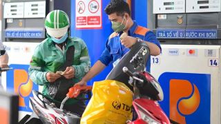 Tin nóng giá xăng dầu chiều nay 16/4: Thuế xăng dầu chính thức về 0%, RON 92, RON 95 chuẩn bị cực rẻ