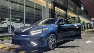 Giá xăng dầu chiều 16/4: Dầu diesel, Ron 92 và Ron 95 đều rẻ, giá lăn bánh Kia K3 giảm át vía Mazda3