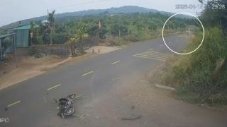 Thông tin mới vụ nam sinh lớp 12 ở Đắk Lắk văng xuống cống thiệt mạng, xe đi sau quay đầu rời đi