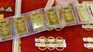 Giá vàng hôm nay 'hồi sức' nhẹ sau 1 tuần giằng co: Chi tiết bảng giá vàng miếng SJC, vàng nhẫn trơn
