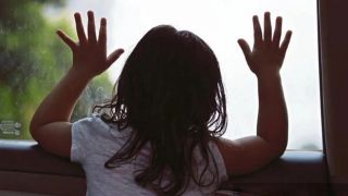 Người cha bỏ quên con gái 2 tuổi đến tử vong trên xe ở Nghệ An có bị xử lý hình sự?