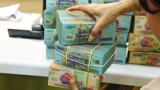 30 ngân hàng đồng loạt giảm lãi suất tiết kiệm, mặt bằng lãi suất thay đổi ra sao?