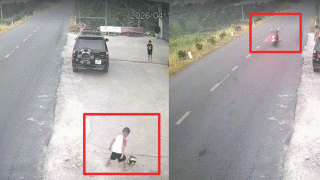 Clip bé trai đá bóng ra đường va trúng 1 người đàn ông gây tử vong? Nguyên nhân nạn nhân qua đời