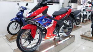 Giá xăng dầu sáng nay 21/4: RON92, RON95 'đã về bờ', Honda Winner R đã giảm xuống mức rẻ không tưởng