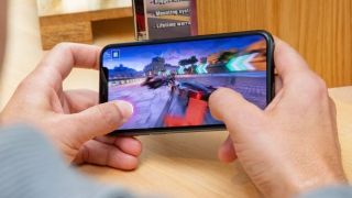 Đây là iPhone màn LCD cuối cùng, tháng 4/2026 vẫn là vua giá rẻ, nhiều tính năng mượt như iPhone 17e