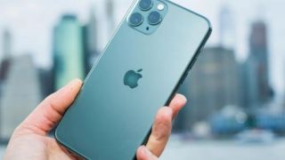 Giá iPhone 11 Pro giảm sâu, iPhone Pro 3 mắt rẻ nhất Việt Nam, tính năng cơ bản iPhone 17 cũng không hơn nhiều