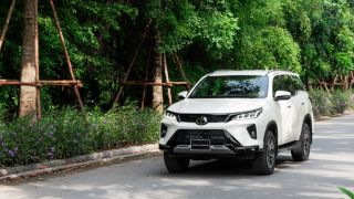Quyết ‘ăn thua đủ’ với Ford Everest, Toyota Fortuner hạ giá lăn bánh ‘rẻ như cho’ cuối tháng 4/2026