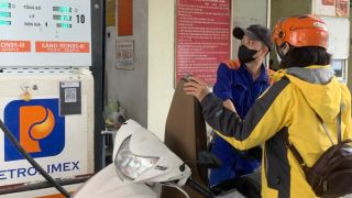 Tin nóng giá xăng dầu tối 21/4: Xăng RON 92 và RON 95 cùng giảm ‘mất phanh’, ‘vua xe ga’ mới ra mắt