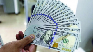 Tỷ giá USD/VND hôm nay: Vietcombank, BIDV đứng giá, chợ đen đảo chiều tăng