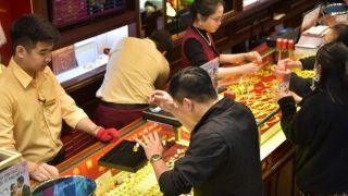 Giá vàng hôm nay 24/4: Vàng nhẫn 9999 'chạm đáy', cảnh báo nóng 'đừng lướt sóng kẻo trả giá đắt'