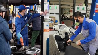 Giá xăng dầu hôm nay 25/4: Dầu Diesel giảm hơn 4.300 trong 3 ngày, dầu thô quay đầu giảm sâu