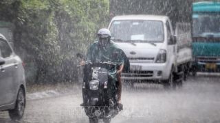 Thời tiết hôm nay 29/4: Không khí lạnh tràn về, cảnh báo dông lốc, Hà Nội và nhiều tỉnh thành ra sao? 