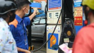 Giá xăng dầu sáng nay ngày 29/4: Dầu diesel, xăng RON 92 và RON 95 đồng loạt giảm ‘kịch kim’, giá lăn bánh Kia K5 cực rẻ