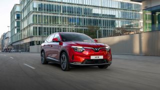 Khách Việt chọn VinFast VF 8: Cùng trải nghiệm, xe xăng phải bù thêm hơn 300 triệu đồng