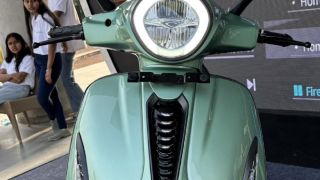 Giá xăng dầu tối nay 30/4: RON 95 siêu rẻ, ra mắt xe máy mới không cần đổ xăng đẹp như Honda SH Mode