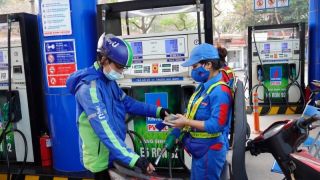 Giá xăng dầu trưa nay 4/5: Dầu diesel rẻ, xăng RON 92 và RON 95 thấp hơn ‘đỉnh’ gần 10.000 đồng/lít, giá Honda City mềm