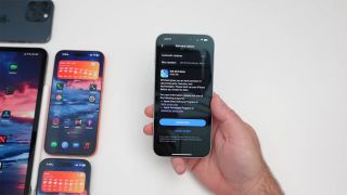 iOS 26.5 ra mắt được kỳ vọng là phiên bản iOS 26 ổn định và mượt mà nhất của Apple, máy cũ chạy phà phà
