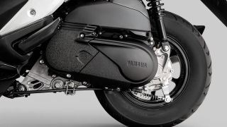 Tin xe hot 4/5: Xe ga ‘át chủ bài’ mới của Yamaha chính thức ra mắt với giá rẻ, thiết kế ‘chất’ hơn SH Mode và Air Blade