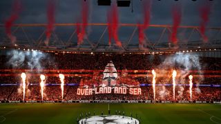 Arsenal vào chung kết Champions League: Bí mật TiFo “hạm đội đỏ trắng” khuấy đảo Emirates