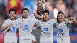 Cập nhật tỷ số, kết quả Selangor 2-1 Nam Định - Bán kết Shopee Cup 2025/26: Sai lầm hàng thủ