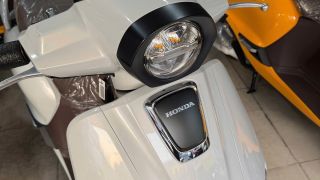 ‘Vua xe ga’ 125cc mới tinh của Honda chính thức về đại lý Việt: Thiết kế đẹp hơn SH Mode, giá dễ mua