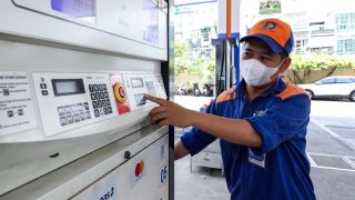 Bảng giá xăng dầu sáng nay 7/5: RON92 và RON95 chính thức giảm bao nhiêu? Giá đầy bình xe máy Suzuki