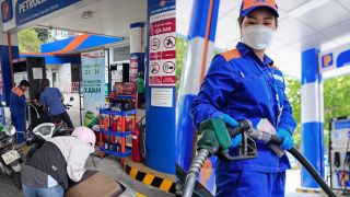 Giá xăng dầu trưa nay ngày 8/5: Dầu diesel giảm sâu, xăng RON 92 và RON 95 ‘rẻ như rau’, giá lăn bánh Mitsubishi Xforce