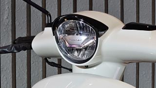 ‘Vua xe ga’ 150cc mới của Pháp chính thức ra mắt giá 85 triệu đồng: ‘Xé vé’ Honda SH 125i và SH 160i