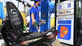 Giá xăng dầu hôm nay ngày 13/5: Xăng RON 95 'rẻ như cho', giá ‘đầy bình’ các mẫu xe số phổ biến nhất thị trường Việt Nam