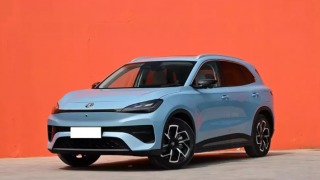 Xe điện nhà MG mở cọc giá cực rẻ chỉ hơn 340 triệu đồng: SUV cỡ C sẵn sàng ‘đe nẹt’ Mazda CX-5