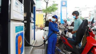 Giá xăng dầu hôm nay 14/5: Dầu diesel giảm hơn 17.000 đồng/lít, xăng RON 95 ‘bán như biếu’, giá Honda CR-V 'lao dốc'