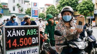 Giá xăng dầu tối 14/05/2026: Giảm kỷ lục, tiết kiệm hàng trăm nghìn cho người dân. iPhone Air giảm khủng 9 triệu đồng