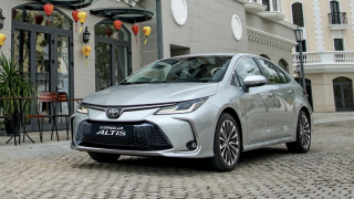 Đâu là mẫu xe bị người Việt ‘hắt hủi’ nhất tháng 4: Toyota Corolla Altis, Alphard hay Suzuki Jimny?