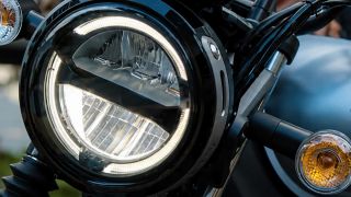 Suzuki chính thức ra mắt ‘huyền thoại côn tay’ 160cc mới: Mâm trên Honda Winner R và Yamaha Exciter?