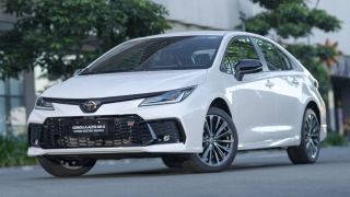 Toyota Corolla Altis 2026 trình làng tại Philippines: Sedan hybrid giá từ 640 triệu đồng, Honda Civic 'dè chừng'