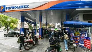 Giá xăng dầu chiều 25/5: RON 92, RON 95 và dầu diesel đều rẻ, giảm từ 5.770 – 16.020 đồng/lít, giá lăn bánh Grand i10