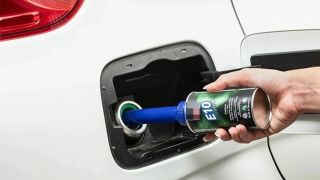 Phụ gia xăng E10 đang rao bán tràn lan: Liệu có 'cứu' được ô tô tránh hỏng động cơ?