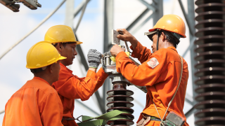 Giá điện giờ cao điểm tăng mạnh từ 1/6, hộ gia đình có bị tính giá cao?