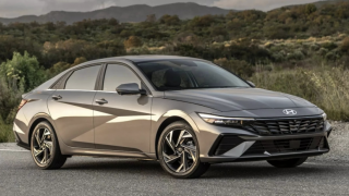 Hyundai Elantra thế hệ mới lộ diện ‘đe nẹt’ Mazda3, Honda Civic: Đèn hậu cực lạ, thiết kế tương lai