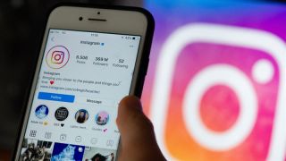 Vì sao tài khoản Instagram bị khóa hàng loạt ở Việt Nam, Meta nói gì?