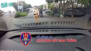 Sự thật bất ngờ vụ thầy dạy lái tự xưng 'quen biết' lớn, ép học viên thông chốt CSGT Hà Nội