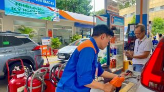 Giá xăng dầu hôm nay 1/6: Xăng RON 92 gần chạm ‘đáy’ mới, dầu diesel về gần mốc 25.000 đồng/lít, giá đầy bình ô tô Mazda