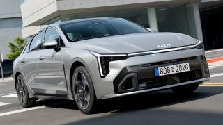 Kia K5 facelift dự kiến ra mắt năm sau: Thêm động cơ hybrid cực tiết kiệm, quyết 'soán ngôi' Toyota Camry